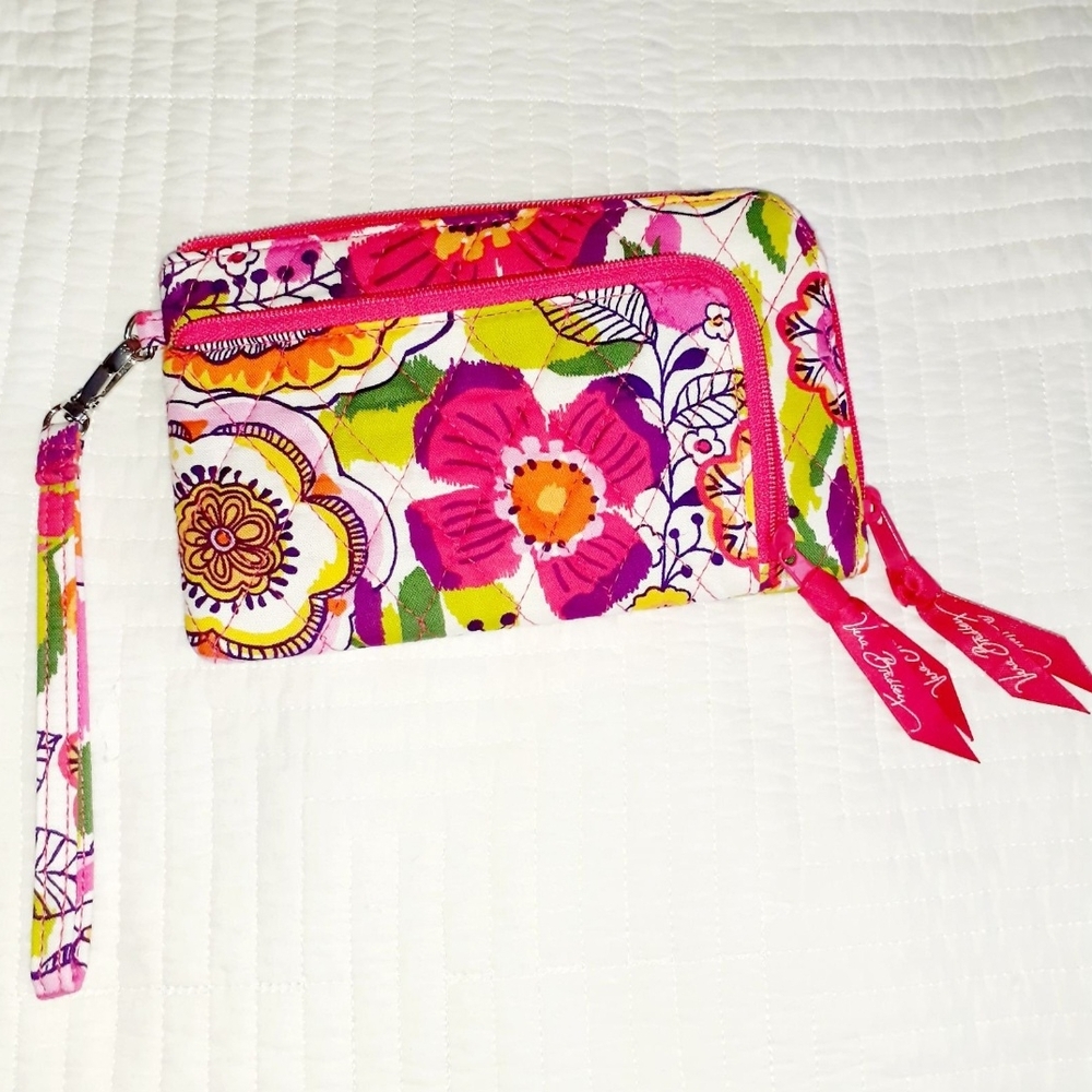 NWOT Vera Bradley (7 inches) Colorful Floral Wristlet - Vibrant Pink and Green